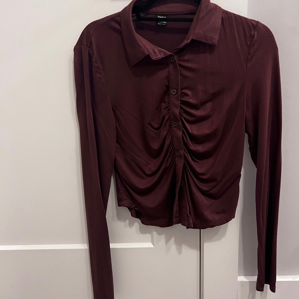 A tight-fitting long-sleeved shirt，very comfortable